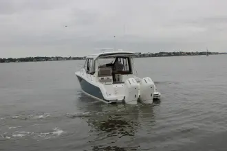Thumbnail von Boston Whaler 365 Conquest