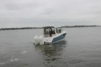 Thumbnail von Boston Whaler 365 Conquest