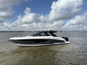 Thumbnail von Cruisers Yachts 42 GLS OB