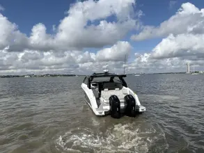 Thumbnail von Cruisers Yachts 42 GLS OB