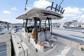 Thumbnail von Boston Whaler 360 Outrage