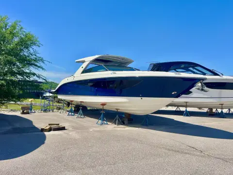 Sea Ray SLX 400