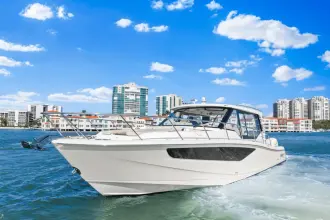 Thumbnail von Boston Whaler 405 Conquest