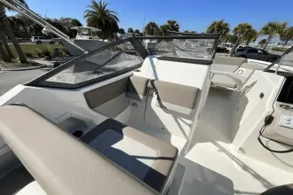 Thumbnail von Boston Whaler 210 Vantage