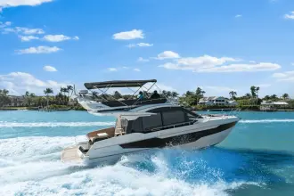 Thumbnail von Galeon 400 FLY