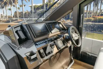 Thumbnail von Galeon 400 FLY