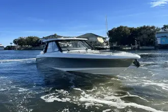 Thumbnail von Boston Whaler 380 Realm