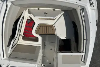 Thumbnail von Boston Whaler 240 Vantage