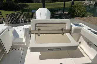 Thumbnail von Boston Whaler 240 Vantage