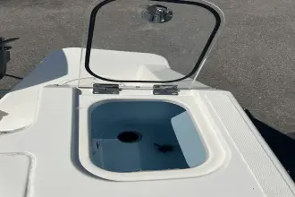 Thumbnail von Boston Whaler 240 Vantage