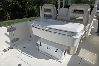 Thumbnail von Boston Whaler 330 Outrage