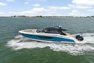 Thumbnail von Cruisers Yachts 42 GLS OB