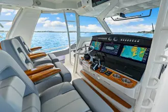 Thumbnail von Boston Whaler 420 Outrage