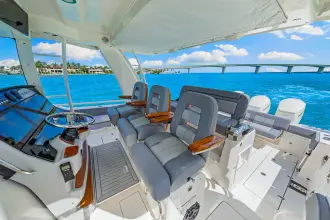 Thumbnail von Boston Whaler 420 Outrage