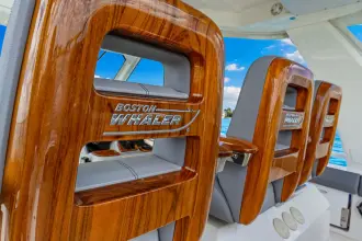 Thumbnail von Boston Whaler 420 Outrage
