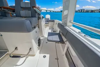 Thumbnail von Boston Whaler 420 Outrage