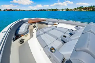 Thumbnail von Boston Whaler 420 Outrage