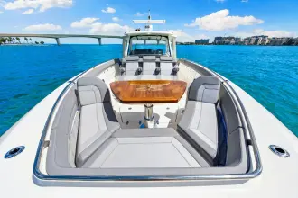 Thumbnail von Boston Whaler 420 Outrage