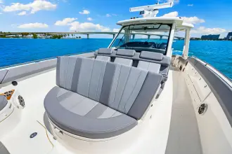 Thumbnail von Boston Whaler 420 Outrage