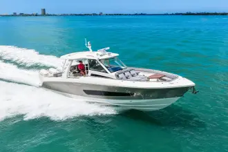 Thumbnail von Boston Whaler 420 Outrage