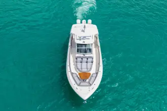 Thumbnail von Boston Whaler 420 Outrage