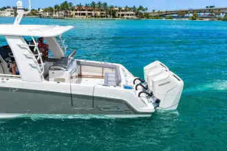 Thumbnail von Boston Whaler 420 Outrage