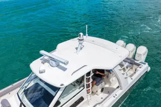 Thumbnail von Boston Whaler 420 Outrage