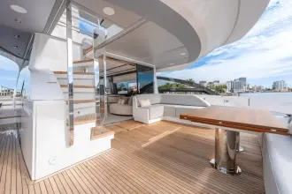 Thumbnail von Azimut S8