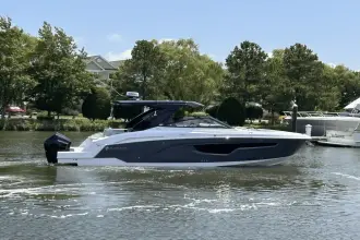 Thumbnail von Cruisers Yachts 34 GLS OB