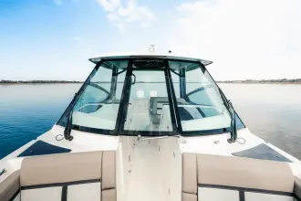 Thumbnail von Boston Whaler 330 Vantage