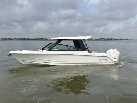 Boston Whaler 330 Vantage