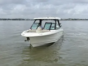 Thumbnail von Boston Whaler 330 Vantage