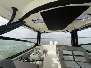 Thumbnail von Boston Whaler 330 Vantage