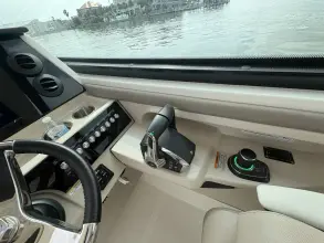 Thumbnail von Boston Whaler 330 Vantage