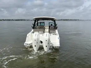 Thumbnail von Boston Whaler 330 Vantage