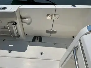 Thumbnail von Boston Whaler 420 Outrage