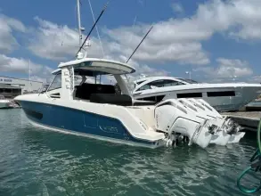 Thumbnail von Boston Whaler 420 Outrage