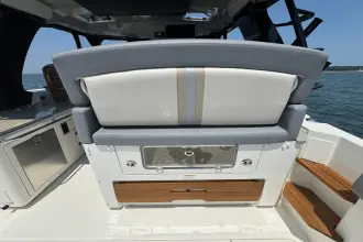 Thumbnail von Boston Whaler 380 Realm