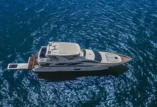 Thumbnail von Azimut 75 Thinks It's His Too