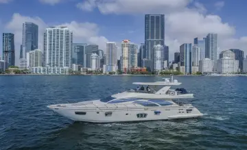 Thumbnail von Azimut 75 Thinks It's His Too