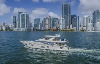 Thumbnail von Azimut 75 Thinks It's His Too