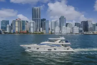 Thumbnail von Azimut 75 Thinks It's His Too