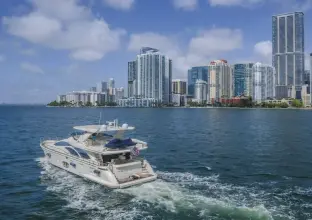 Thumbnail von Azimut 75 Thinks It's His Too