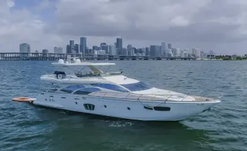 Thumbnail von Azimut 75 Thinks It's His Too