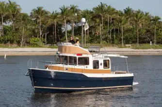 Ranger Tugs R-31 CB