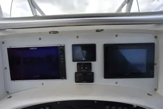 Thumbnail von Boston Whaler 320 Outrage