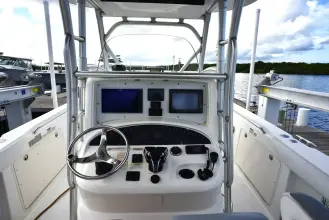 Thumbnail von Boston Whaler 320 Outrage