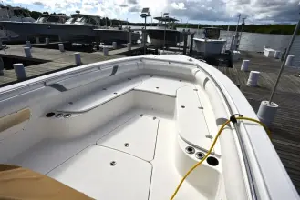 Thumbnail von Boston Whaler 320 Outrage