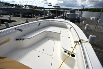 Thumbnail von Boston Whaler 320 Outrage