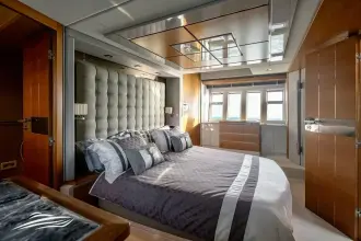 Thumbnail von Azimut 70 9451007